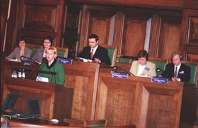 B17.JPG (21458 bytes)