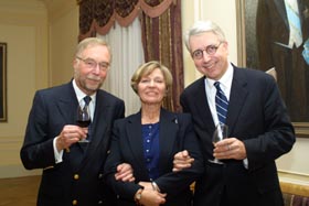 DIP16.JPG (20741 bytes)