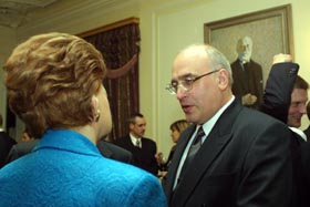 DIP17.JPG (20514 bytes)