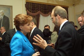 DIP18.JPG (21602 bytes)