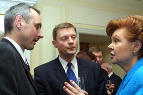 DIP19.JPG (20609 bytes)