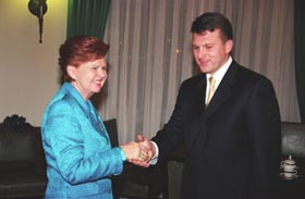 VV1.JPG (17354 bytes)