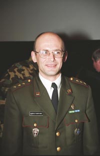 A2.JPG (15692 bytes)