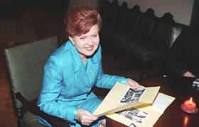 V3.JPG (19094 bytes)