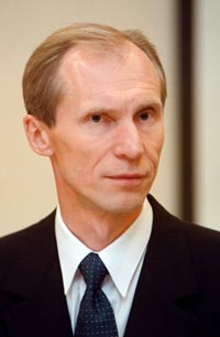 AKSENOKS.JPG (13239 bytes)