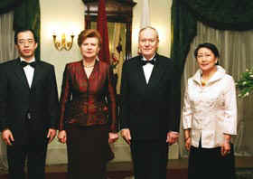 20VKINA.JPG (44796 bytes)