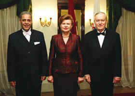 37VTUNISIJAS.JPG (41321 bytes)