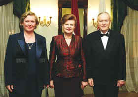 42VZIEMELV.JPG (43455 bytes)