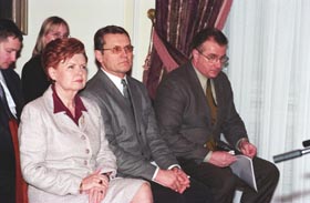 V03.JPG (21891 bytes)