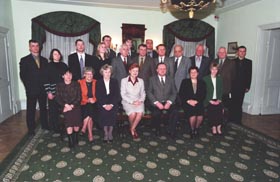 V09.JPG (23435 bytes)