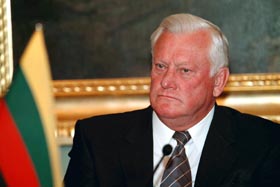 BRAZAUSKS.JPG (17828 bytes)