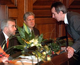 S5.JPG (25350 bytes)