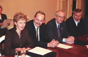 UDRE01.JPG (19743 bytes)