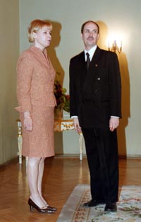 UDRE05.JPG (19444 bytes)