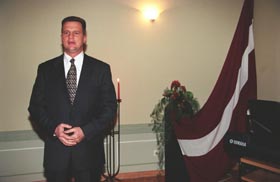 M06.JPG (15723 bytes)