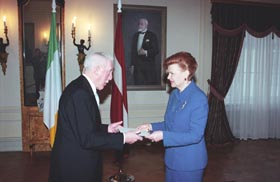 V01.JPG (18797 bytes)