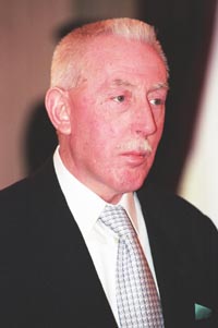 V02.JPG (16554 bytes)