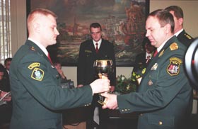 R03.JPG (21311 bytes)