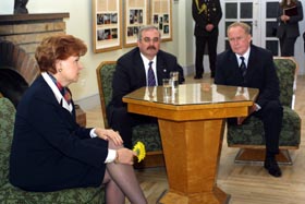 ES4.JPG (23697 bytes)