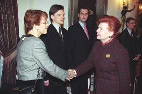 P4.JPG (20474 bytes)