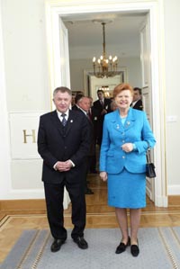 VVF8.JPG (20123 bytes)