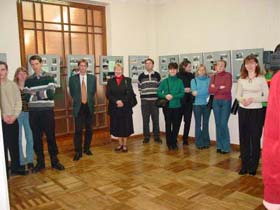 DAUG4.JPG (22495 bytes)