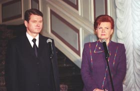 P02.JPG (17504 bytes)