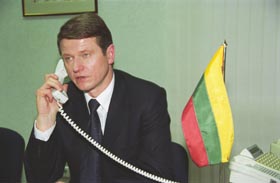 P17.JPG (16753 bytes)