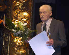 M2.JPG (49961 bytes)