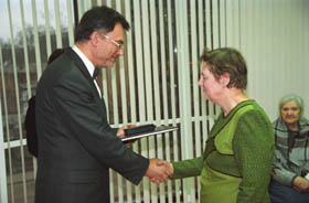 LIET04.JPG (16484 bytes)