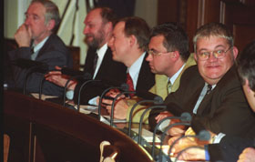 S08.JPG (20028 bytes)