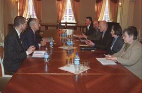 EP03.JPG (19679 bytes)