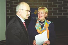 EIRO1.JPG (17240 bytes)