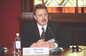 N09.JPG (18532 bytes)