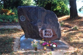 RE17.JPG (27880 bytes)