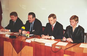 IE1.JPG (20368 bytes)