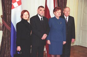 H07.JPG (18787 bytes)