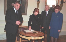 H08.JPG (17989 bytes)