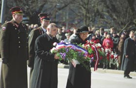 H10.JPG (22277 bytes)