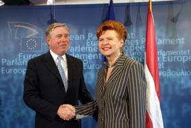 VIKE1.JPG (21427 bytes)