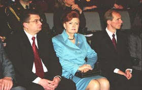 T1.JPG (20326 bytes)