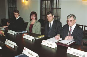 C7.JPG (21120 bytes)