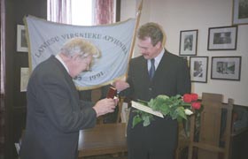 M6.JPG (17367 bytes)