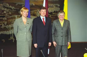 S05.JPG (19305 bytes)