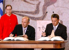 A05.JPG (24015 bytes)