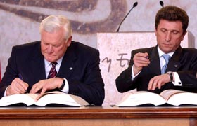 A06.JPG (23231 bytes)