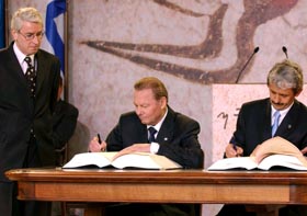 A09.JPG (23448 bytes)