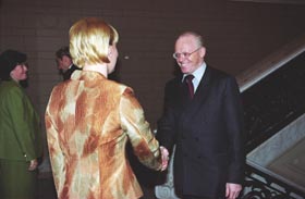 S03.JPG (17660 bytes)