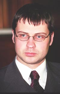 DOMBROVSKIS3.JPG (17495 bytes)