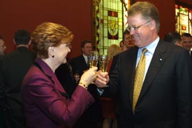 PIENEMSANA1.JPG (18769 bytes)